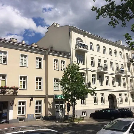 Apartman In The Heart Of Varsó