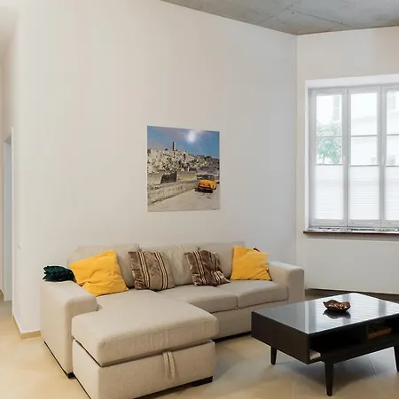 In The Heart Of Apartman *
